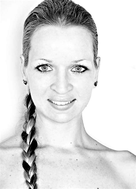 Images Gratuites : noir et blanc, femme, cheveux, portrait, maquette