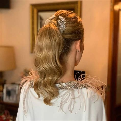 Diferentes estilos de peinados de boda para novias que buscan algo más