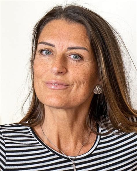 Federica Bosco • Una mattina ti svegli e sei un'adolescente. Così ...
