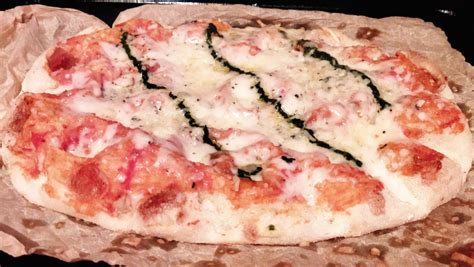 Пицца ВкусВилл / Избёнка Пицца Римская "4 сыра" айс. | отзывы