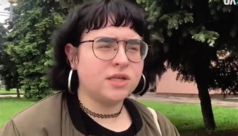 Пікет в Рівному: "Я не очікувала реакції взагалі" - 16-річна Дар'я про ...