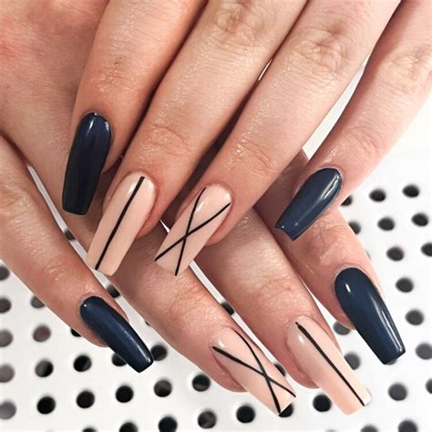 Stripe Nail Design: 90+ Gorgeous Looks to Rock This Month – momooze.com