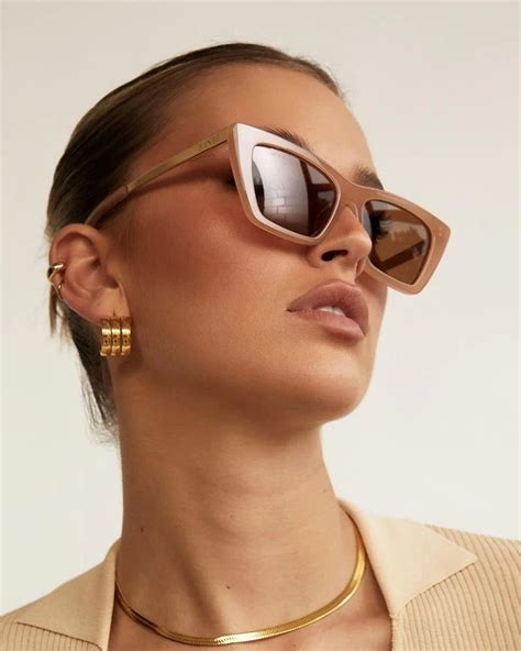 Pin by Анастасия on Очки | Sunglasses, Stylish glasses, Eyewear womens