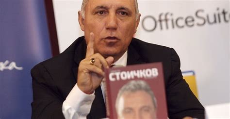 Христо Стоичков ще раздава автографи на биографичната си книга в Русе ...