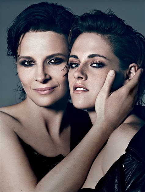 Kristen Stewart y Juliette Binoche aparecen así de acarameladas en la