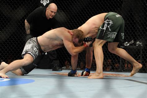 Learn Matt Hughe's Wrestling Front Headlock Choke That Put Ricardo ...