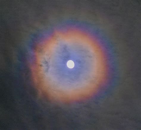 Lunar corona spotted last night from the west of SG : r/singapore