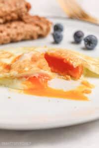 how to make eggs over medium