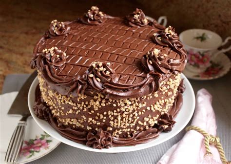Best chocolate cake recipe ever {decorated four ways} – chocolate cake