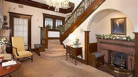 Directors explain what short funeral home archbold ohio provides 5