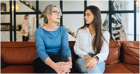 ¿Tu suegra te trata mal? Quizás te tiene celos y así es como puedes