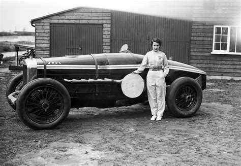 Brooklands, and the Amazing Women Racing Drivers of the 1930s - Flashbak