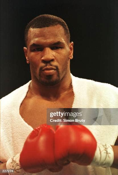 126 Boxing Tyson Mathis Stock Photos, High-Res Pictures, and Images ...