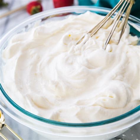 Homemade Whipped Cream Recipe - Sugar Spun Run