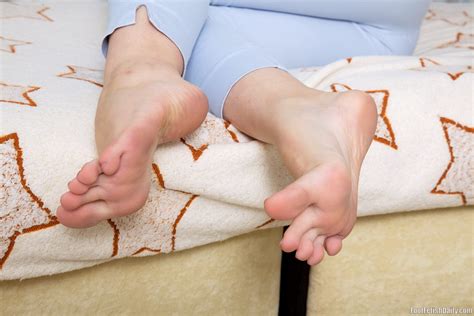 Tetti Dew Korti's feet