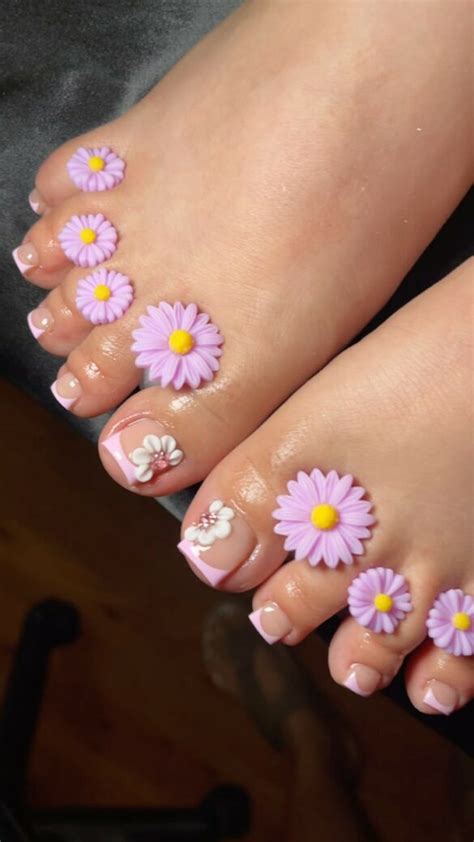 25 French Pedicure Ideas to Elevate Your Style in 2024