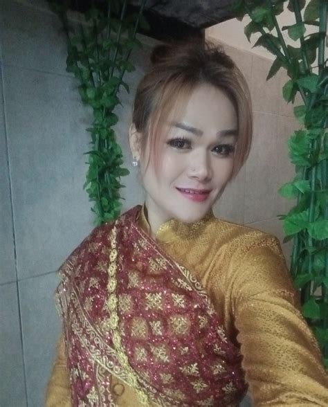 Traditional Top shemale Massage, Thai masseuse in Bangkok