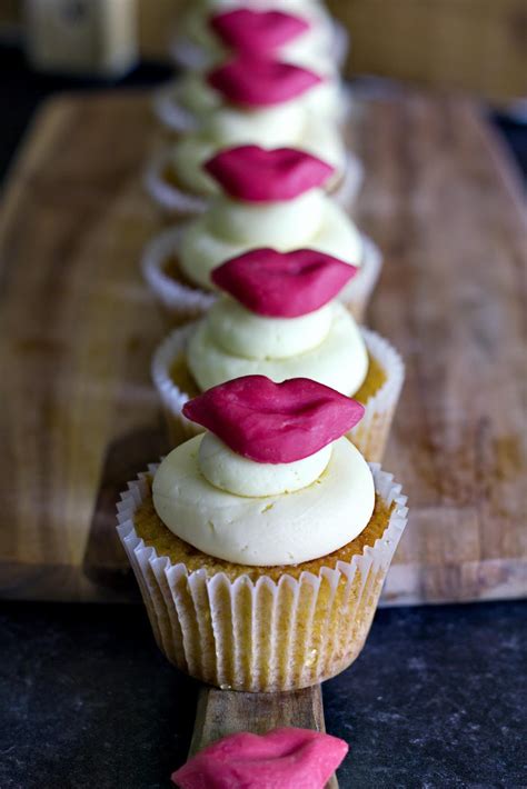 eat pray bake: Candy Kisses For Sleeping Beauty