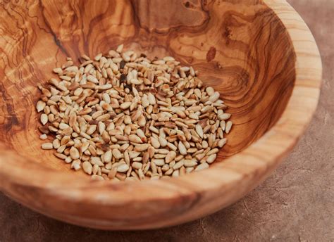 Sunflower Seeds: Benefits of Eating Them Without Salt