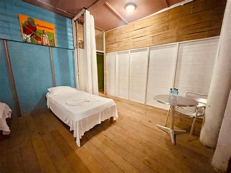 HOTEL BACKPACKERS RIO DULCE ::: RÍO DULCE, GUATEMALA ::: COMPARA