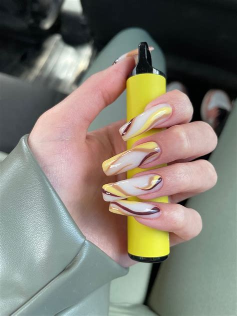 nails 🤍🐻‍ ️🧁 в 2024 г | Дизайнерские ногти, Широкие ногти, Линейный маникюр