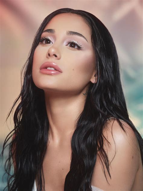 Ariana Grande : r/NoseKink