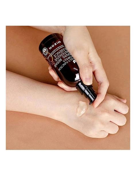 Mizon Snail Repair Intensive Essence 100ml | MYER