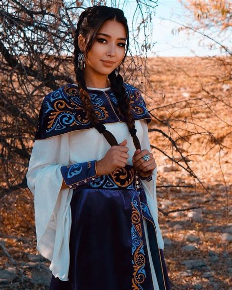 Кыргызка | Traditional fashion, Beautiful outfits, National dress
