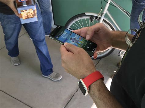 iPhone X makes apps look horrible for now