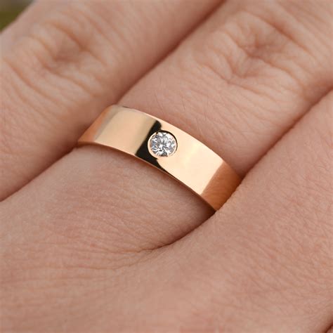 Plain Gold Wedding Band: A Timeless Symbol of Love and Commitment // WUS