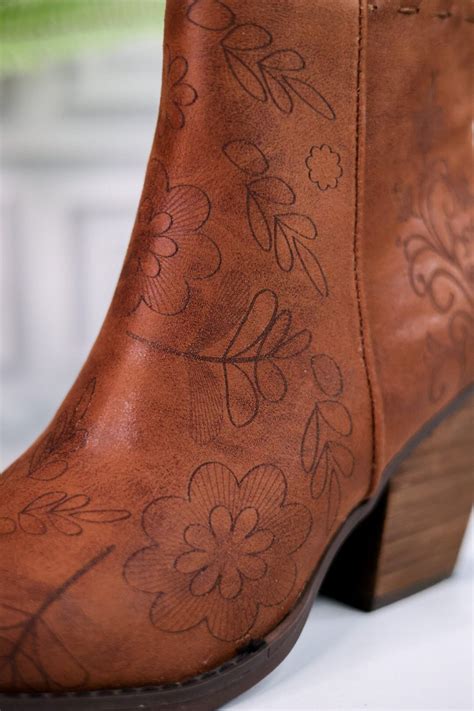 Boots & Booties | Cute Boots Don't Have To Be Uncomfortable – Whiskey Skies