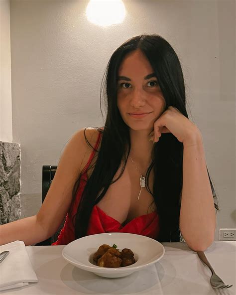 Fans are debating the cheyanne king ranking in the strawweight class 17