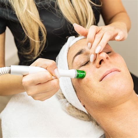 Dermaplane with Signature HydraFacial | Facials at The Fountain Spa