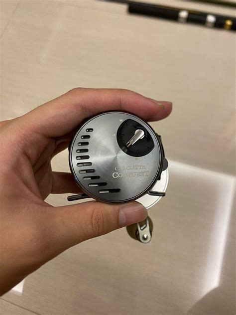 Shimano Calcutta Conquest DC 201 HG Bait casting reel, Sports Equipment ...