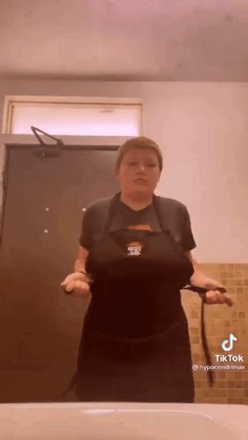 Pizzahut Tight GIF - Pizzahut Tight Tie - Découvrir et partager des GIF