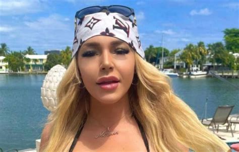 blonde ig model courtney clenney   flee country