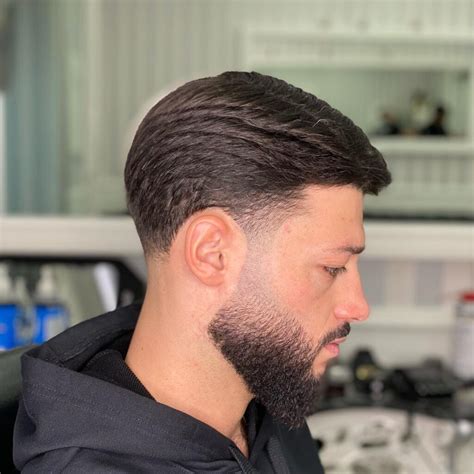 mastering  beard fade  guide   modern man