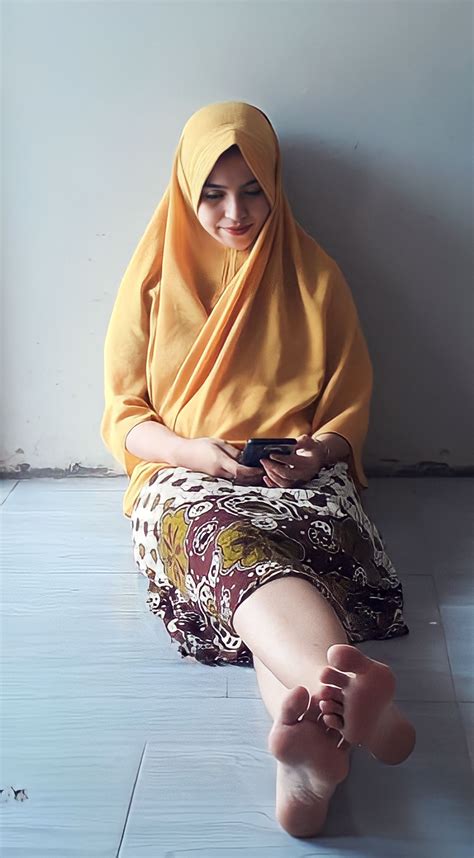 Hijabi soles : r/HijabiXXX