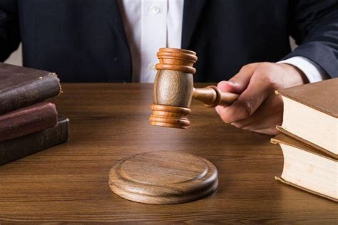 非定案证据是否可以不经被告人质证 - 知乎