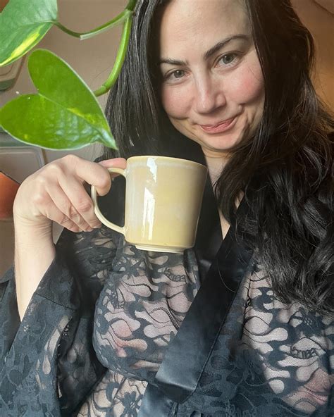 Margot | 1 or 2? | Instagram