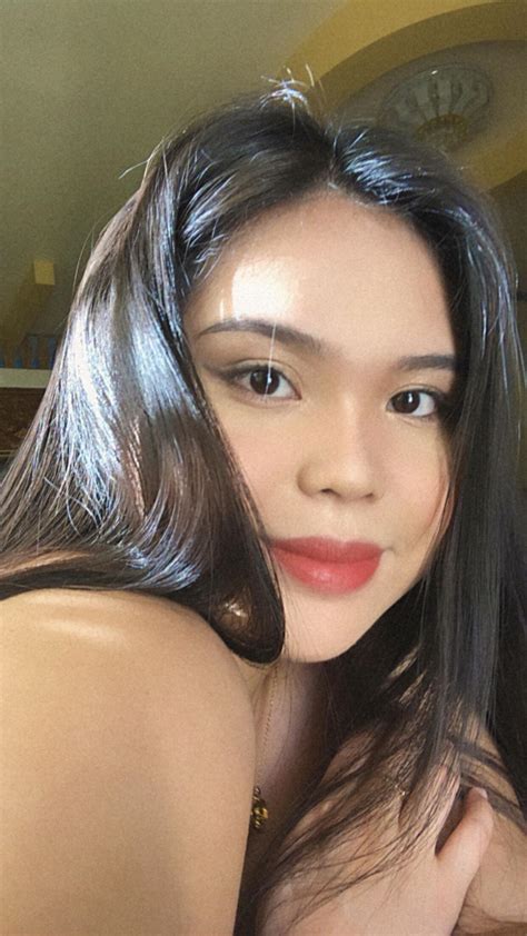 Ang love for Filipinas? ☺️ (25F) | Scrolller