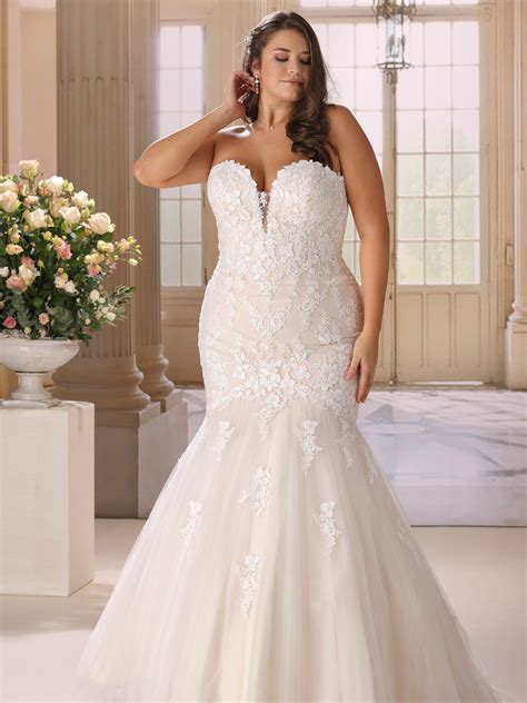 The best tips and tricks for curvy brides |Ladybird