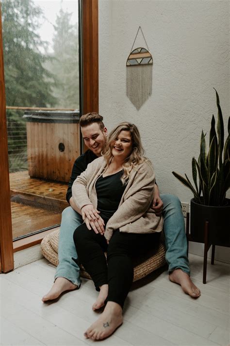 Mt hood oregon cabin engagement session – Artofit