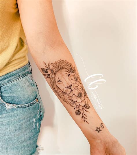 Tatuagem Feminina Leão