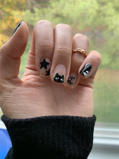 Easy Black Nail Art