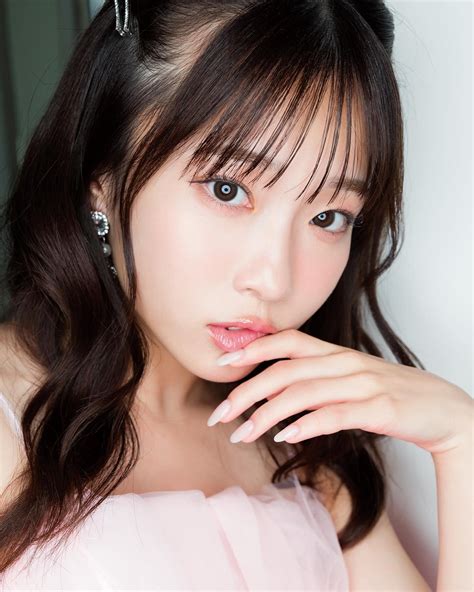 岸みゆ 𝐌𝐢𝐲𝐮 𝐊𝐢𝐬𝐡𝐢 | なんと11/13(水)に！ 1st写真集が発売されることになりました！ 心待ちにしてくれてた方もいるのかな