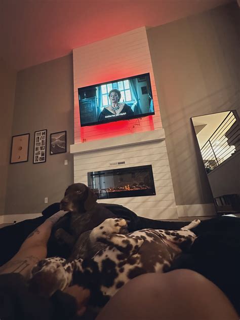 Ally Lotti on Twitter: "rainy day so my ass is not goin outsideeee