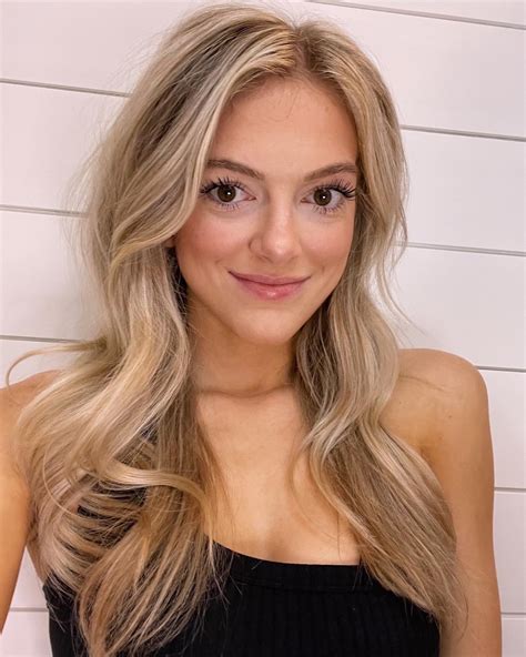 Okay but she was down 🤭😅😂 #dancing #dancereels #dancechallenge