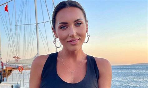 Алсу впервые отреагировала на слухи об изменах мужа