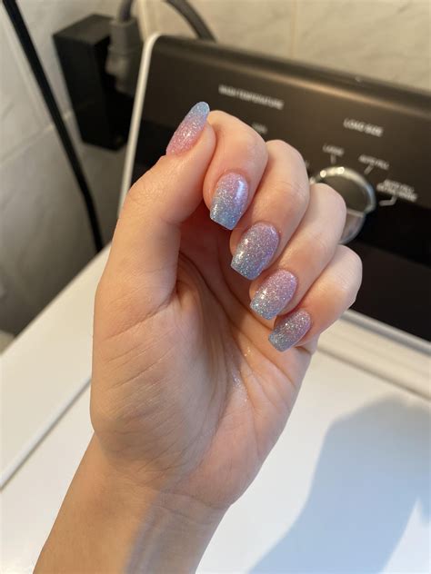 Temp changing dip from Sparkle and Co : r/DipPowderNails